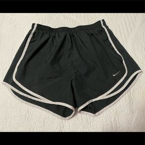 Women’s Nike Tempo Shorts Size Medium